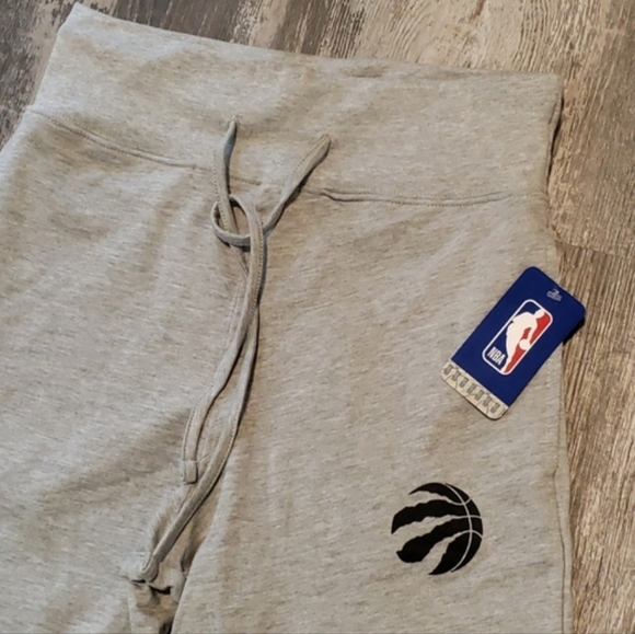 NBA Sports capris - Picture 2 of 3